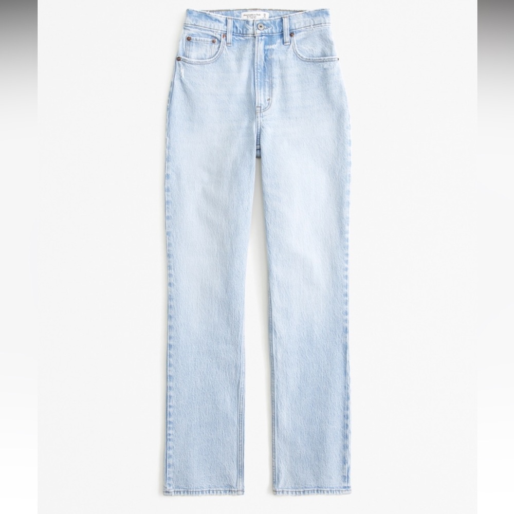 A&F Ultra High Rise 90s Straight Jean size 31L